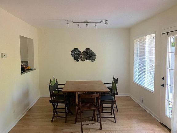 4th image of 4693 Persimmon Pl