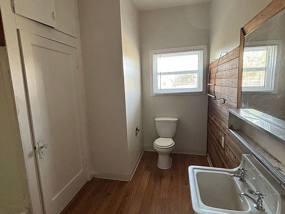 5th image of 441 Haggin Ave APT A