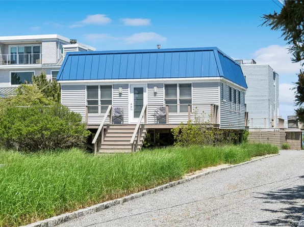846 Dune Rd, Westhampton Beach, NY 11978