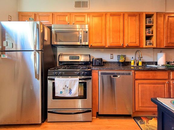 5th image of 405 N Hamilton St APT C