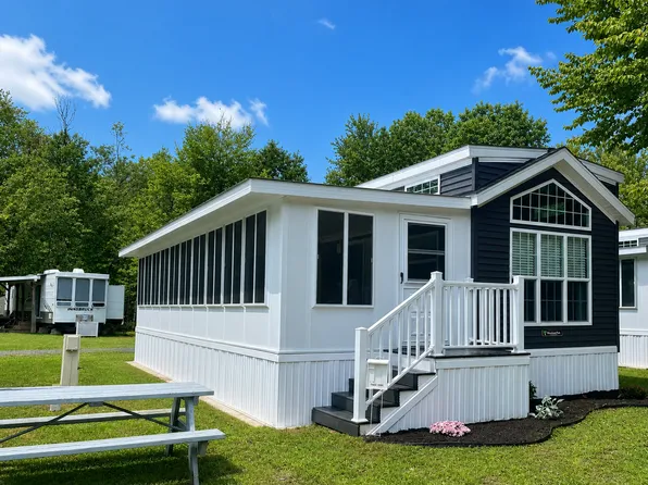 348 Rainbow Shores Rd #T2, Pulaski, NY 13142