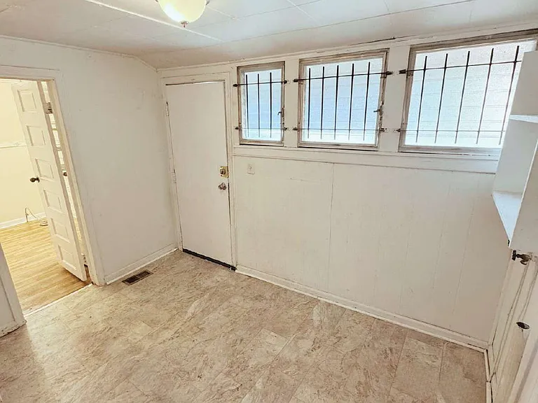 738 Liberty St #738 — Photo 11