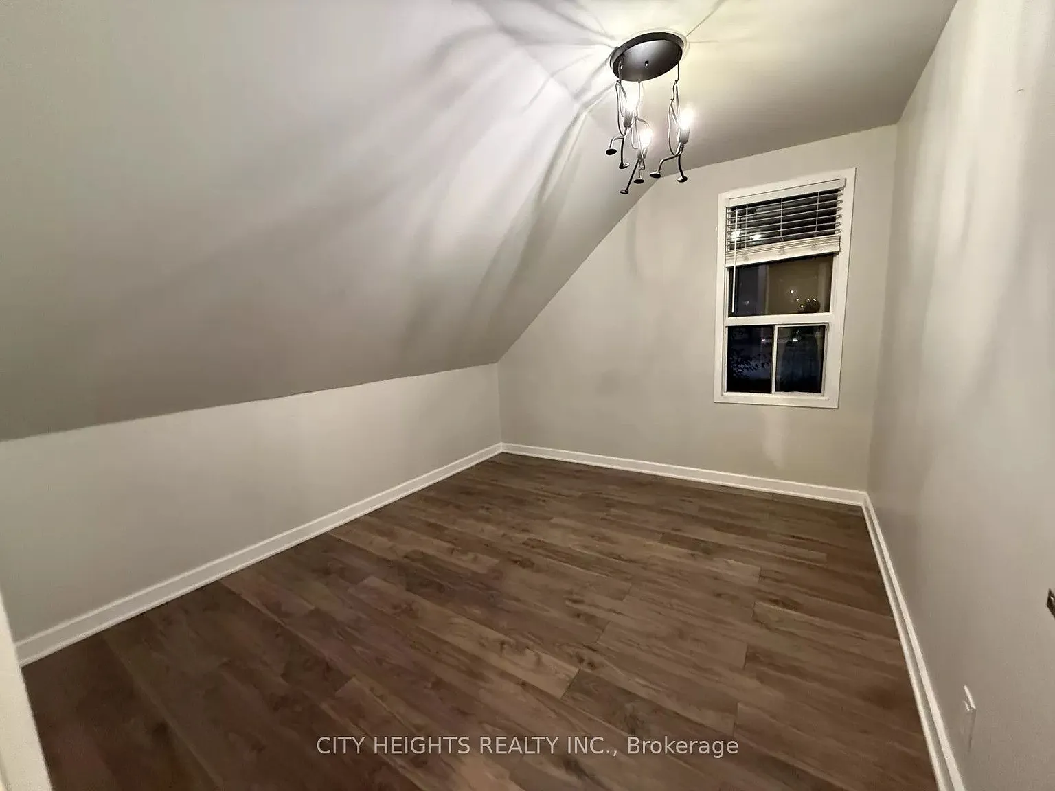 3 bed, $2,700 — Photo 3