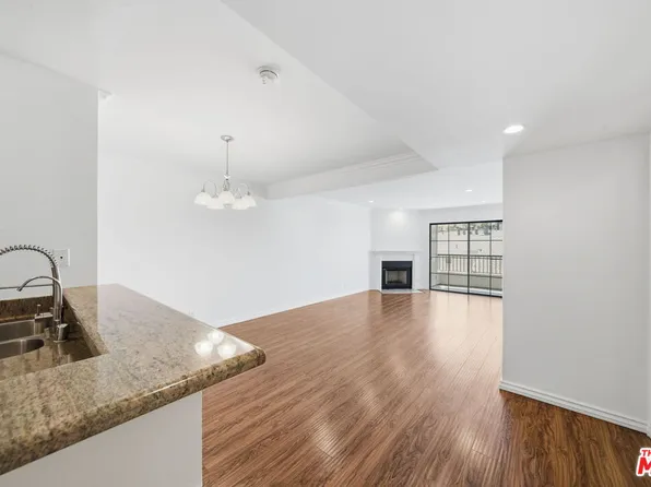 909 N Croft Ave APT 305, West Hollywood, CA 90069
