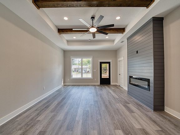 5th image of 115 Vesta St