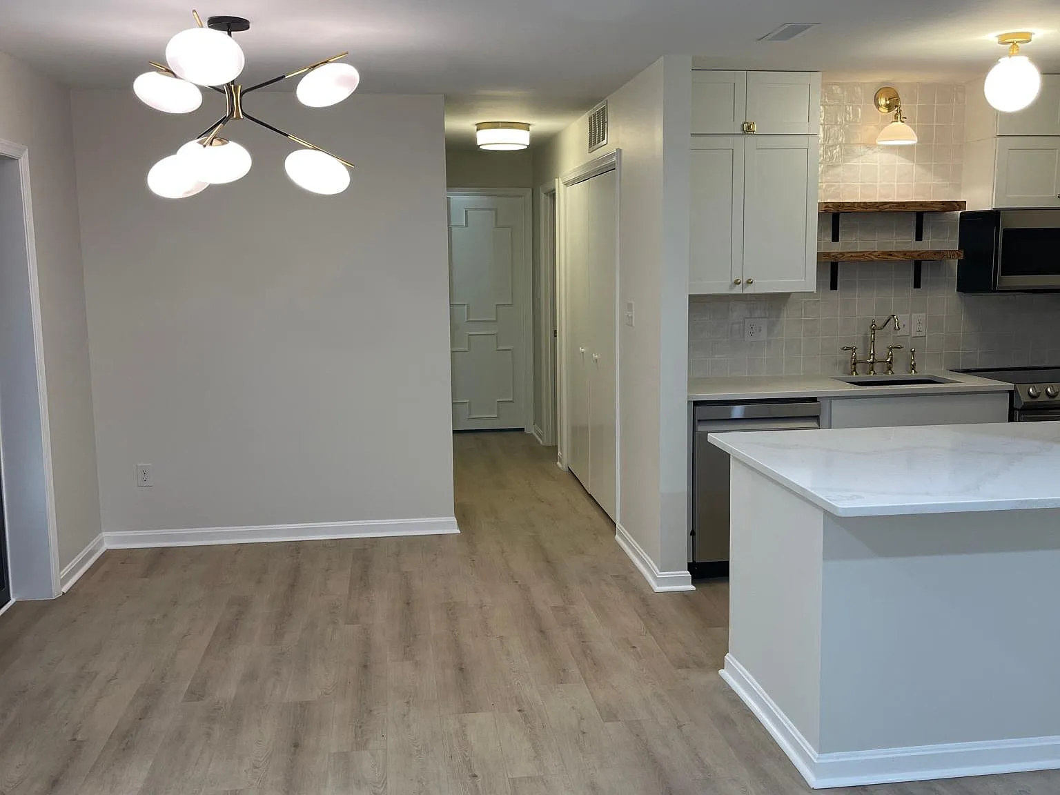 23239 Rosewood Ct — Photo 4