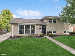 501 N Stratford Rd, Arlington Heights, IL 60004