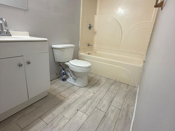 19 Lakewood St APT 1