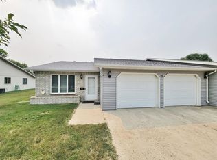912 5th Ave SW, Rugby, ND 58368