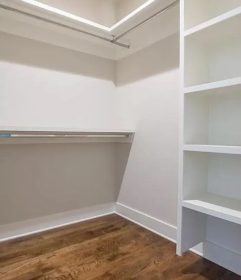 1409A Chester Ave — Photo 5