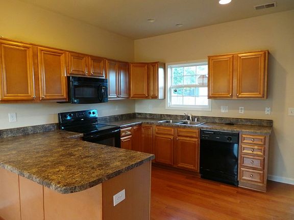 New Hardwood Floors/All Appl