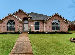 5802 Kensington Dr, Richardson, TX 75082