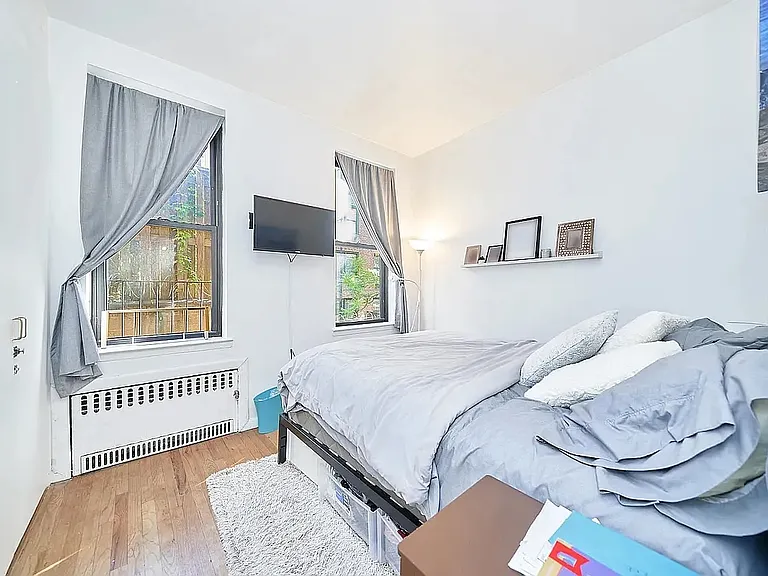 217 E 25th St #2X — Photo 3