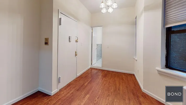 Rented by Bond New York | media 5
