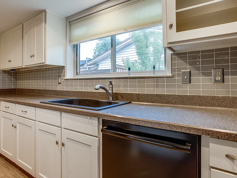 1308 Grinnell Dr — Photo 9