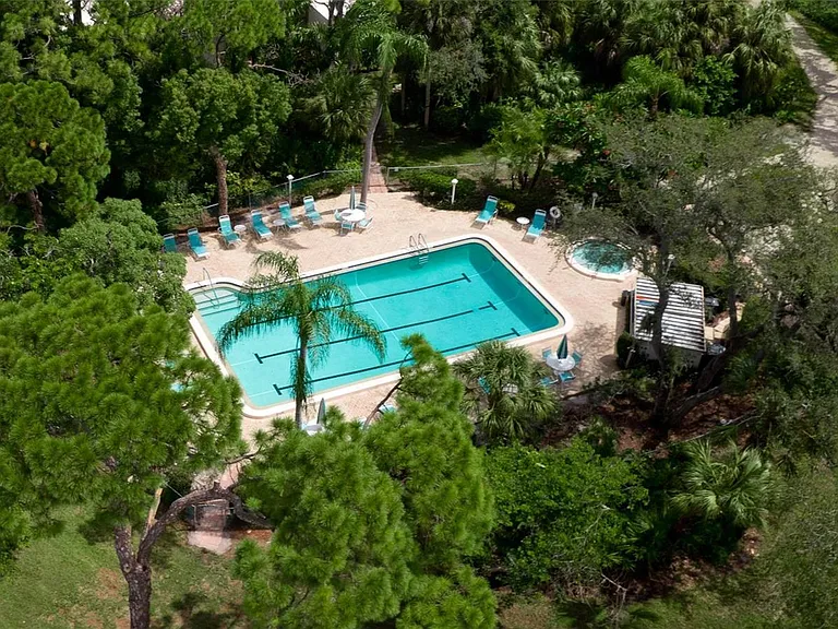 401 Palm Tree Dr — Photo 44