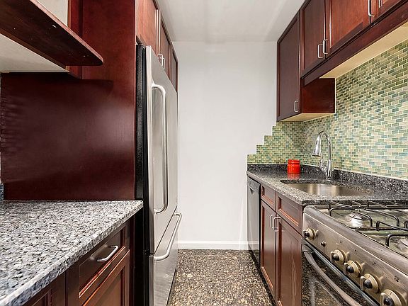 5th image of 333 E 14th St APT 7A