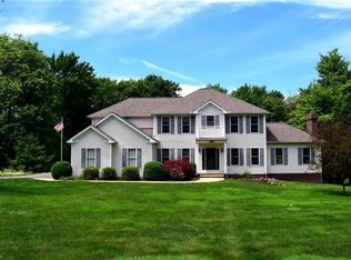 17000 Wing Rd, Chagrin Falls, OH 44023