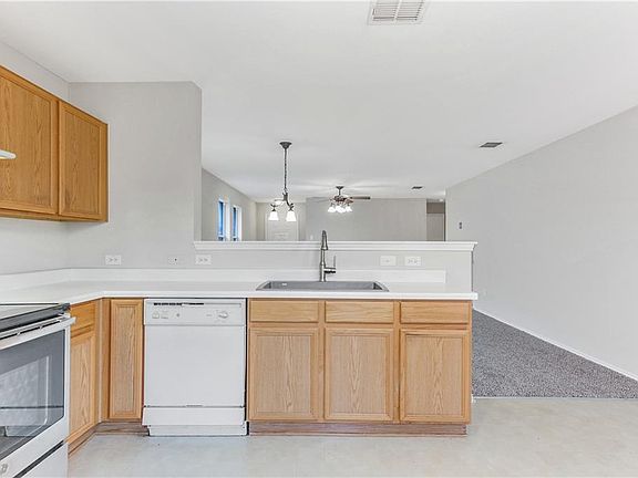 5th image of 6828 Brookglen Ln