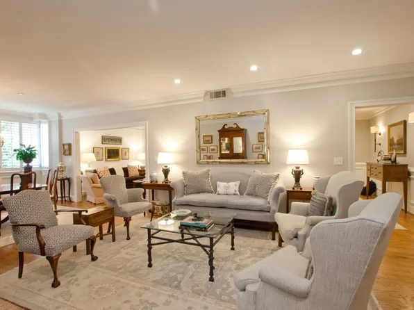 2734 Peachtree Rd NW APT B401, Atlanta, GA 30305