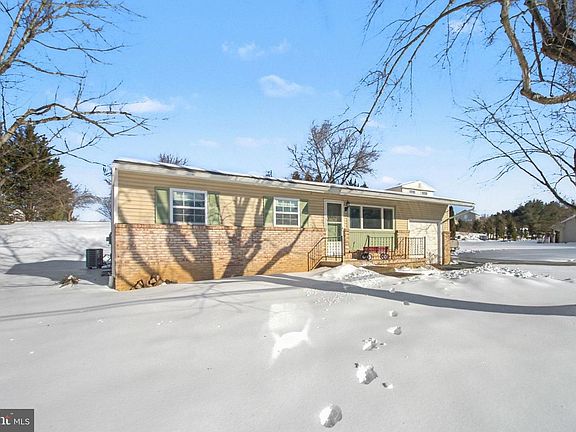 3rd image of 7256 Sandy Hollow Rd