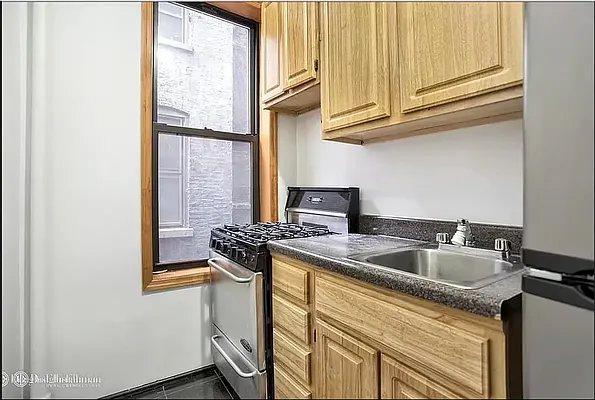 Rented by Douglas Elliman | media 28