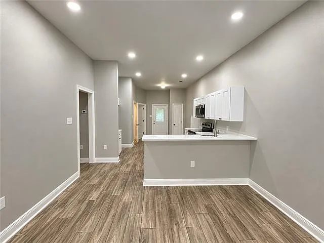 3 bed, 2.0 bath, 1450 sqft, $1,800 — Photo 3