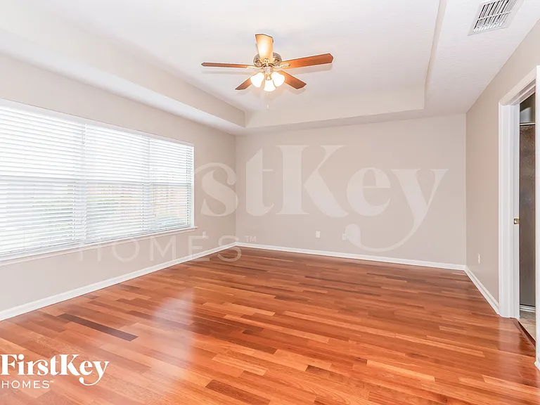 2970 Thorncrest Dr — Photo 6