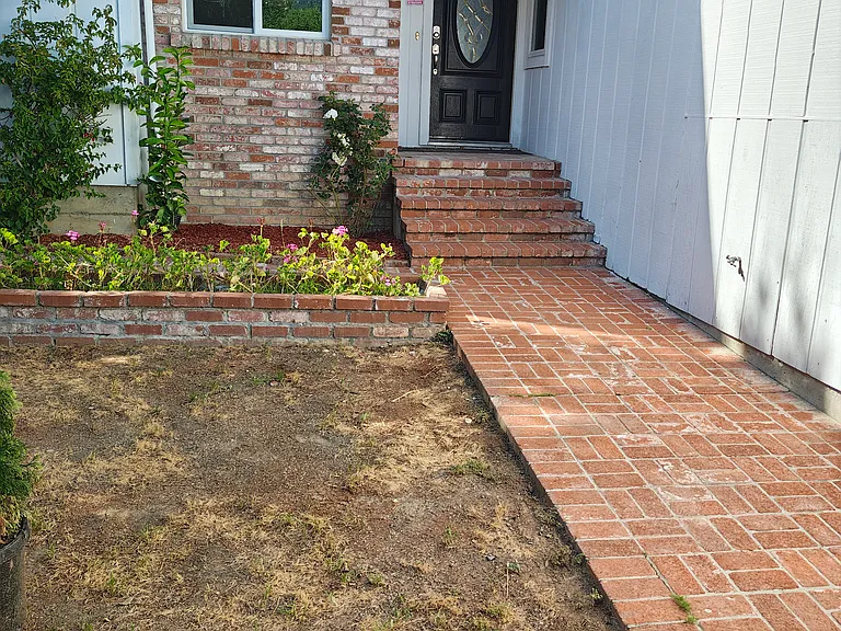 52 Olympia Way — Photo 2