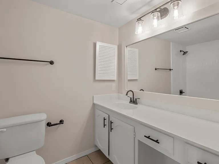 2601 Knoll Trl — Photo 11