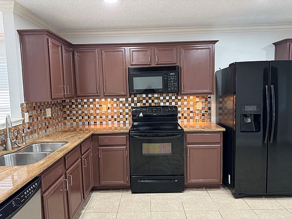 5th image of 2905 Meadowlark Dr
