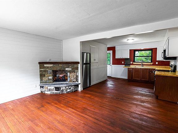 4th image of 2924 Lyndhurst Ave
