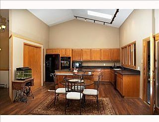 3rd image of 21 Stanford Ct