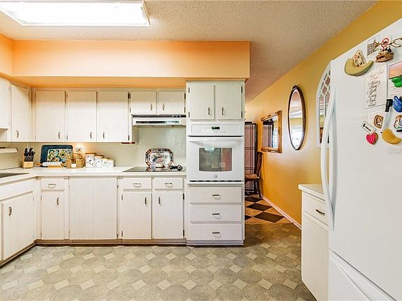 4th image of 2405 Franciscan Dr APT 15