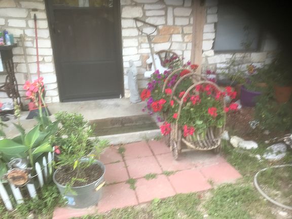 2nd image of 563 Sierra Dr