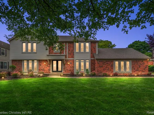 12231 Hillside Dr, Plymouth, MI 48170