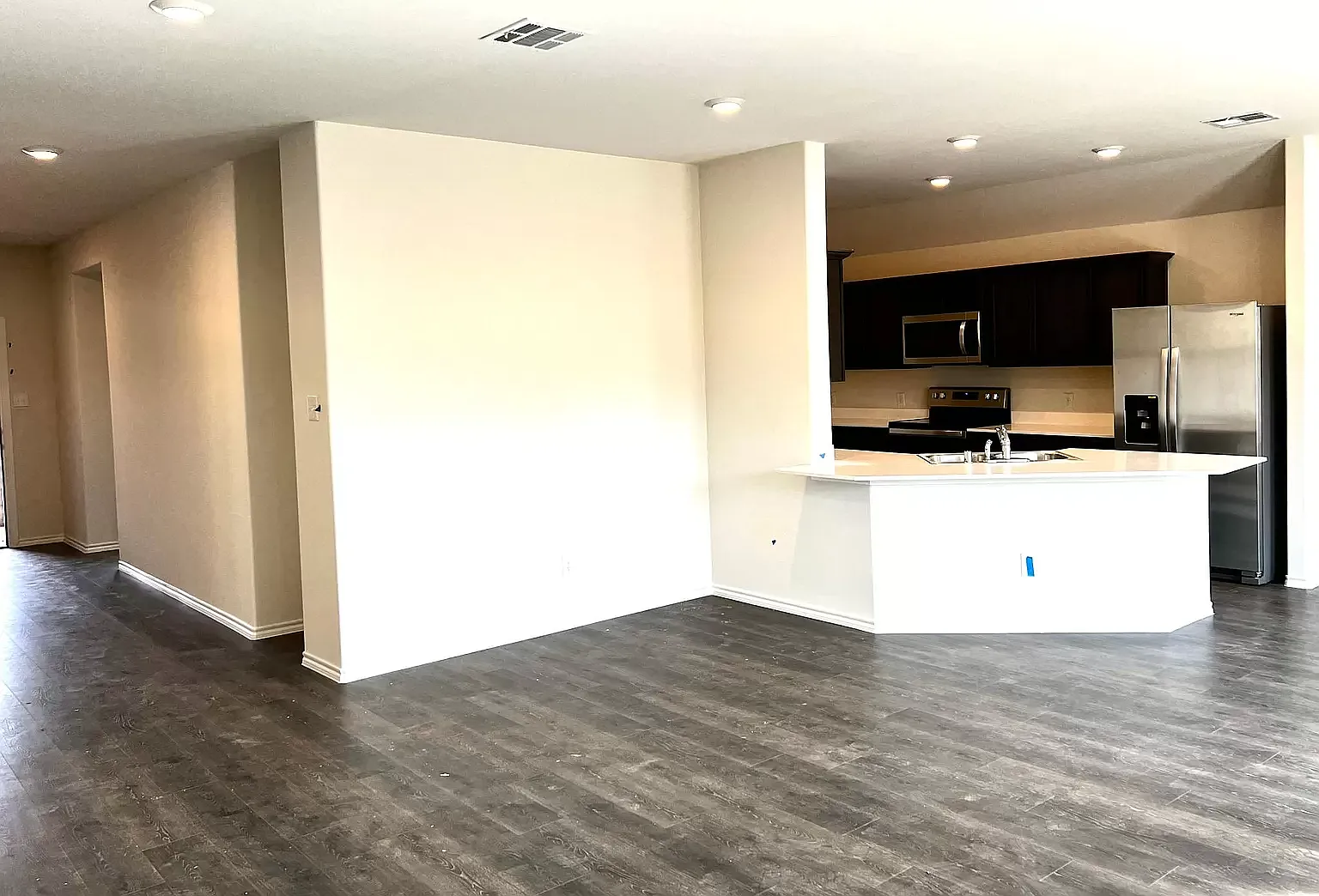 3 bed, 1650 sqft, $1,800 — Photo 3