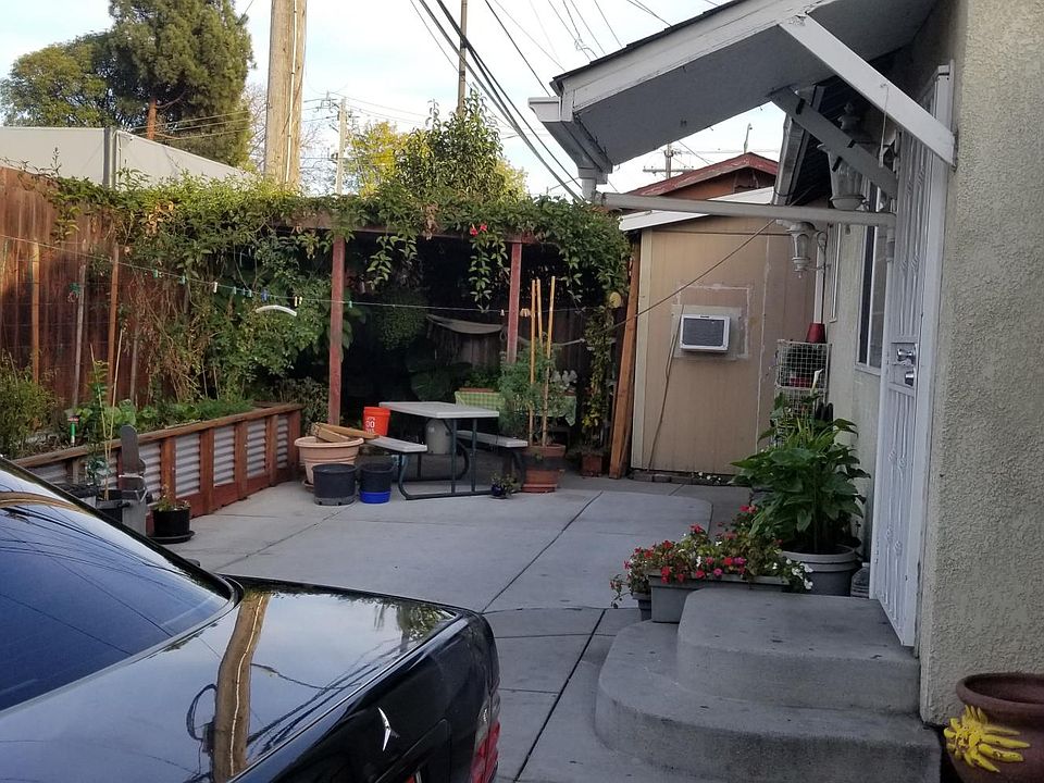 2nd image of 3149 Hoover St