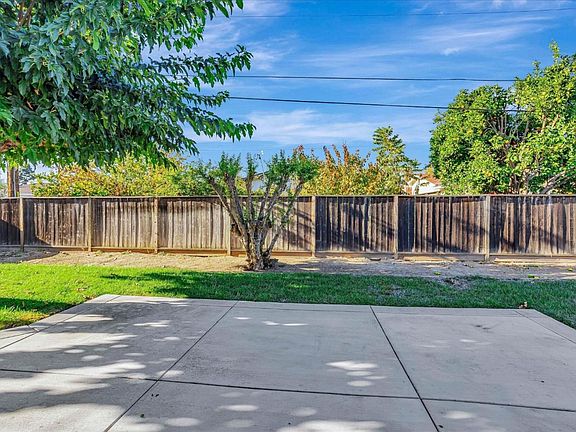 4th image of 2058 Jamaica Way
