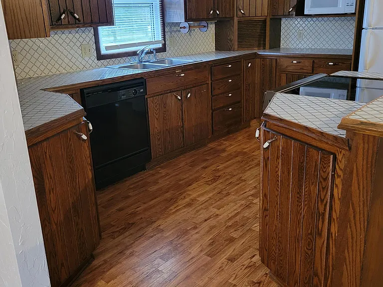 601 Meadow Crest Dr — Photo 5