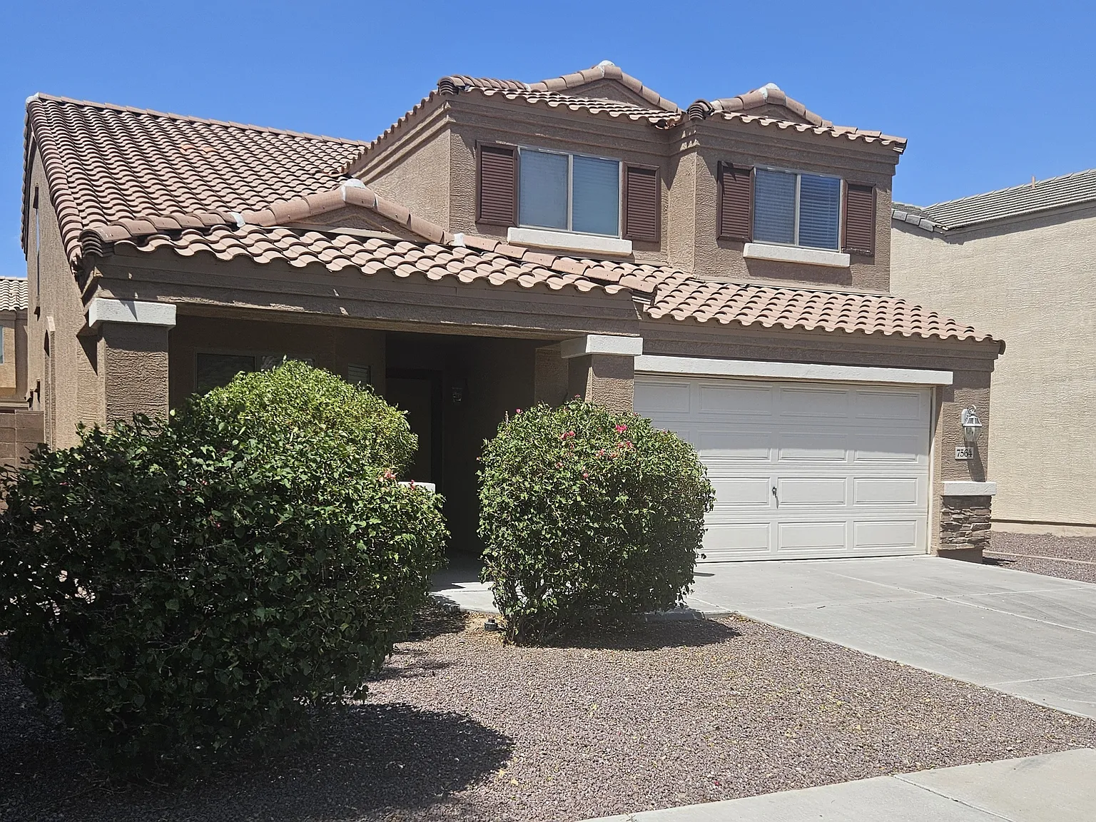 4 bed, 2.5 bath, 2050 sqft, $2,489 — Photo 2