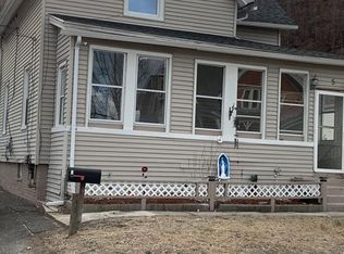 5 Vernon St, Holyoke, MA 01040