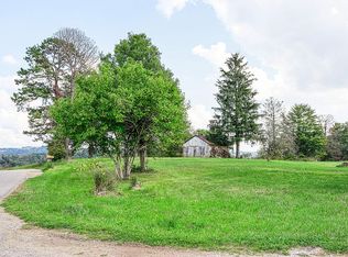 1688 Barth Rd, Belpre, OH 45714