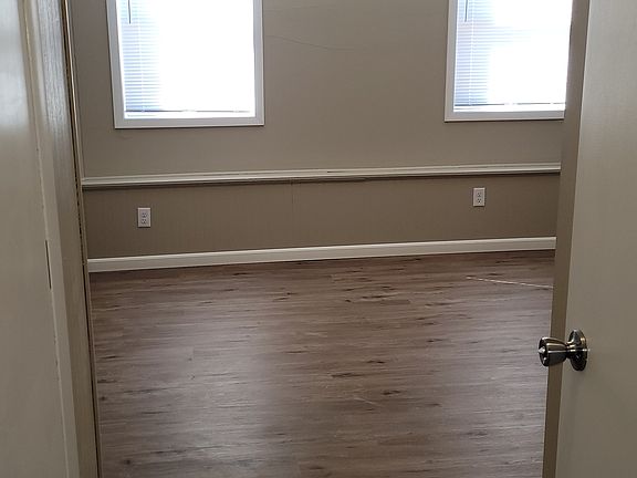 4th image of 201 N Medina St APT 3