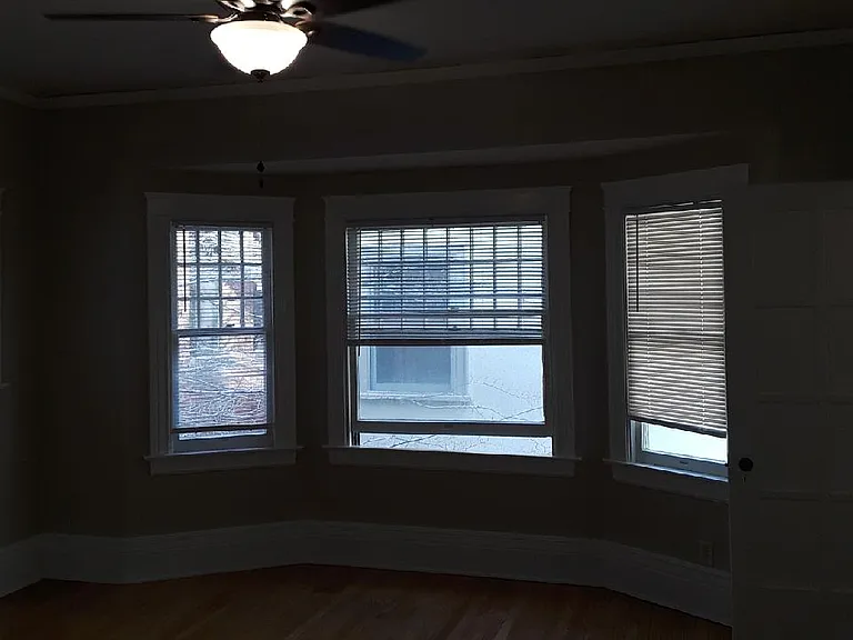 California Apartments — Photo 4