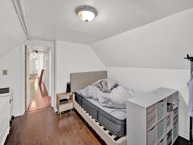2142 Maple Ave — Photo 10