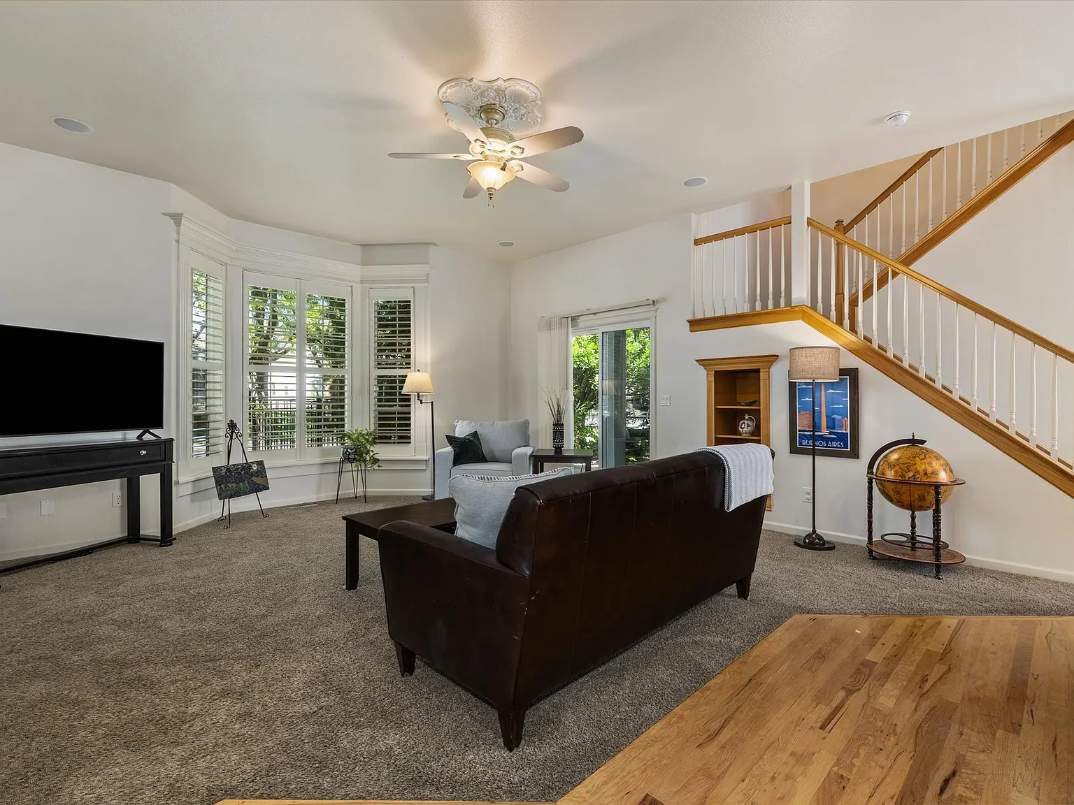 3 bed, 2285 sqft, $4,900 — Photo 4