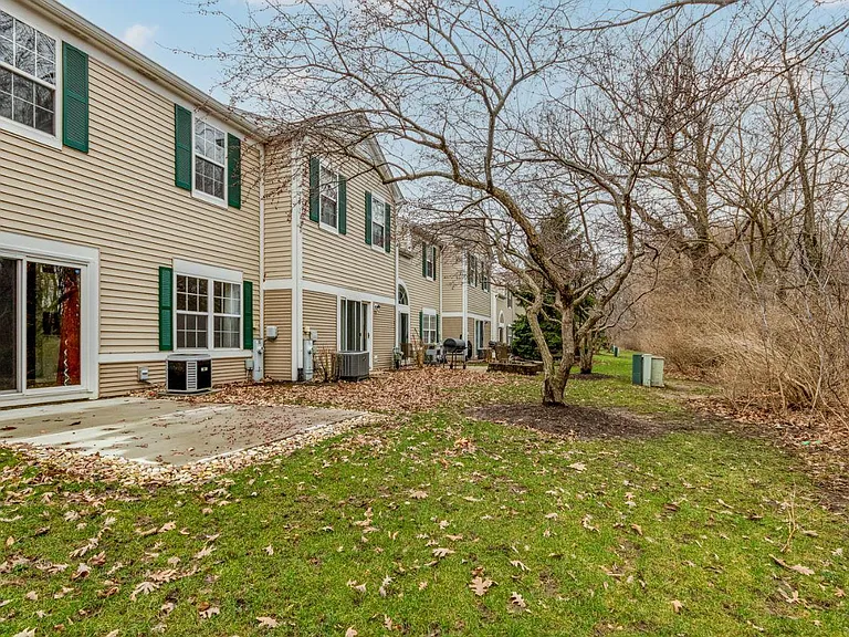 4023 Oak Tree Ln — Photo 19