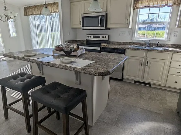 24 Burke Dr, Shippensburg, PA 17257