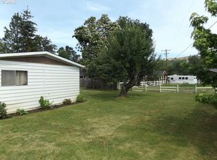 18484 Dixonville Rd, Roseburg, OR 97470